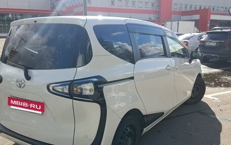 Toyota Sienta II, 2021 год, 1 600 000 рублей, 4 фотография