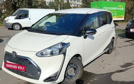 Toyota Sienta II, 2021 год, 1 600 000 рублей, 7 фотография