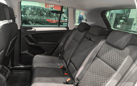 Volkswagen Tiguan II, 2019 год, 2 050 000 рублей, 15 фотография