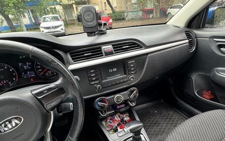 KIA Rio IV, 2018 год, 1 100 000 рублей, 4 фотография