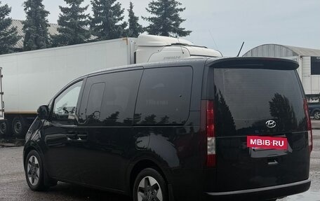 Hyundai Staria, 2021 год, 4 380 000 рублей, 6 фотография