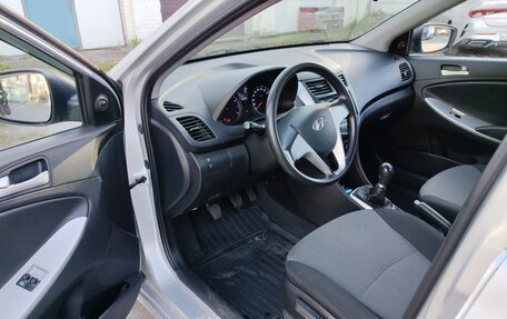 Hyundai Solaris II рестайлинг, 2012 год, 780 000 рублей, 5 фотография