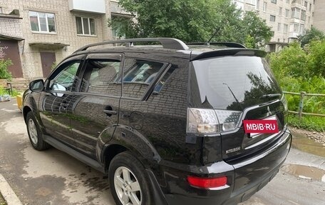 Mitsubishi Outlander III рестайлинг 3, 2011 год, 1 470 000 рублей, 6 фотография