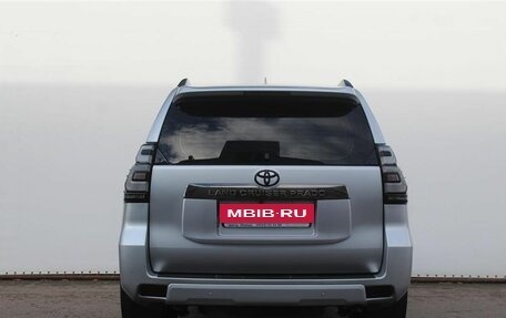 Toyota Land Cruiser Prado 150 рестайлинг 2, 2020 год, 5 750 000 рублей, 2 фотография