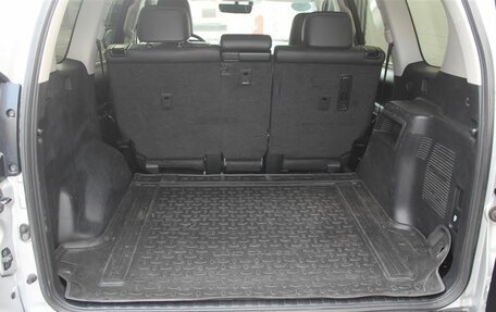 Toyota Land Cruiser Prado 150 рестайлинг 2, 2020 год, 5 750 000 рублей, 6 фотография