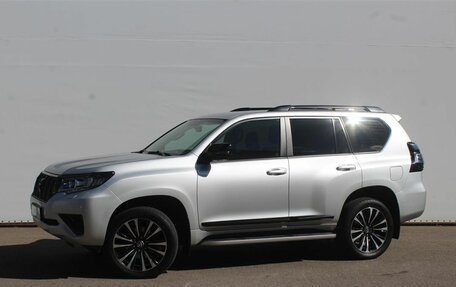 Toyota Land Cruiser Prado 150 рестайлинг 2, 2020 год, 5 750 000 рублей, 12 фотография