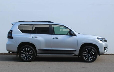 Toyota Land Cruiser Prado 150 рестайлинг 2, 2020 год, 5 750 000 рублей, 14 фотография