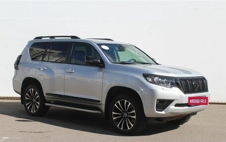 Toyota Land Cruiser Prado 150 рестайлинг 2, 2020 год, 5 750 000 рублей, 13 фотография