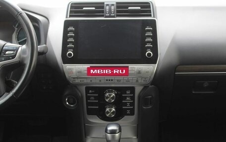 Toyota Land Cruiser Prado 150 рестайлинг 2, 2020 год, 5 750 000 рублей, 9 фотография