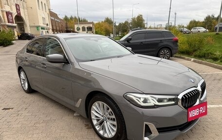 BMW 5 серия, 2021 год, 5 850 000 рублей, 15 фотография