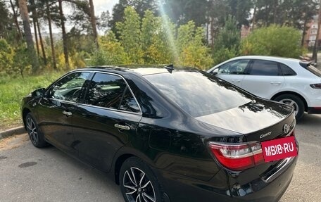 Toyota Camry, 2017 год, 1 940 000 рублей, 8 фотография