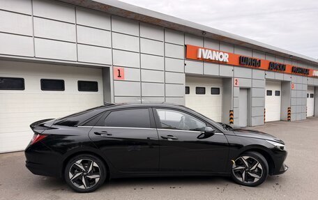 Hyundai Elantra, 2022 год, 1 975 000 рублей, 5 фотография