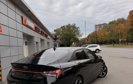 Hyundai Elantra, 2022 год, 1 975 000 рублей, 3 фотография