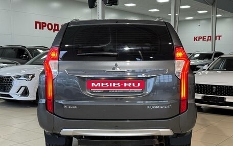 Mitsubishi Pajero Sport III рестайлинг, 2019 год, 2 900 000 рублей, 6 фотография