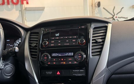 Mitsubishi Pajero Sport III рестайлинг, 2019 год, 2 900 000 рублей, 13 фотография
