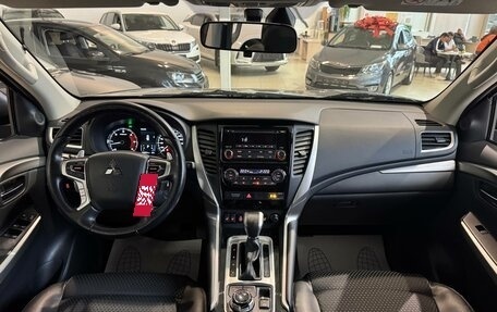 Mitsubishi Pajero Sport III рестайлинг, 2019 год, 2 900 000 рублей, 11 фотография
