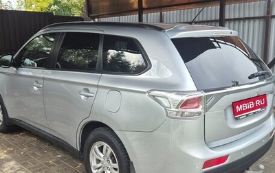 Mitsubishi Outlander III рестайлинг 3, 2014 год, 1 250 000 рублей, 1 фотография