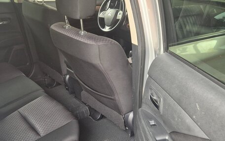 Mitsubishi Outlander III рестайлинг 3, 2014 год, 1 250 000 рублей, 6 фотография