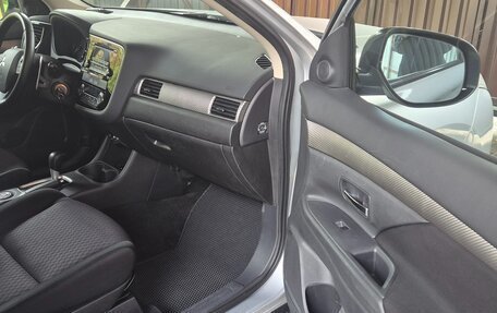 Mitsubishi Outlander III рестайлинг 3, 2014 год, 1 250 000 рублей, 7 фотография