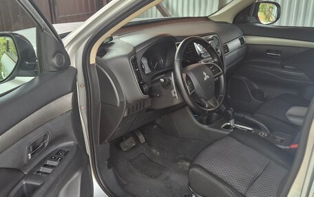 Mitsubishi Outlander III рестайлинг 3, 2014 год, 1 250 000 рублей, 9 фотография