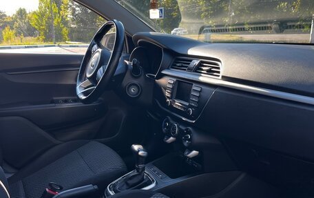 KIA Rio IV, 2017 год, 1 220 000 рублей, 8 фотография