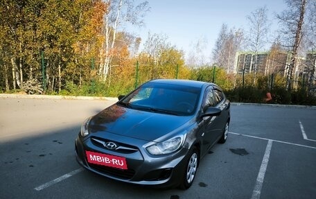 Hyundai Solaris II рестайлинг, 2011 год, 745 000 рублей, 2 фотография