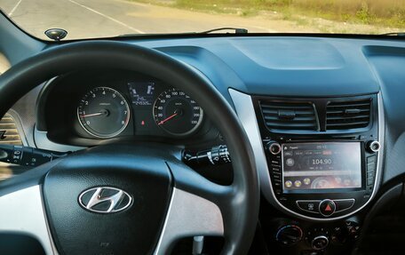 Hyundai Solaris II рестайлинг, 2011 год, 745 000 рублей, 10 фотография