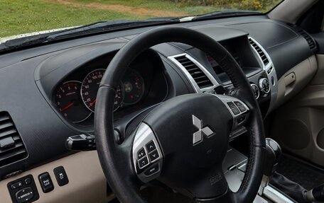 Mitsubishi Pajero Sport II рестайлинг, 2012 год, 1 550 000 рублей, 9 фотография