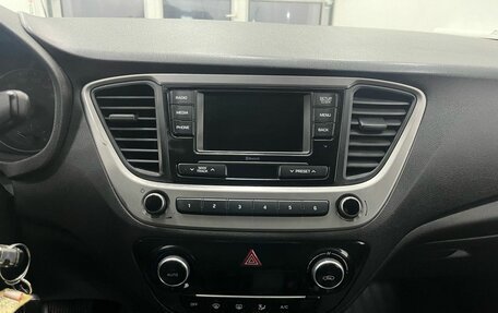 Hyundai Solaris II рестайлинг, 2019 год, 1 400 000 рублей, 12 фотография