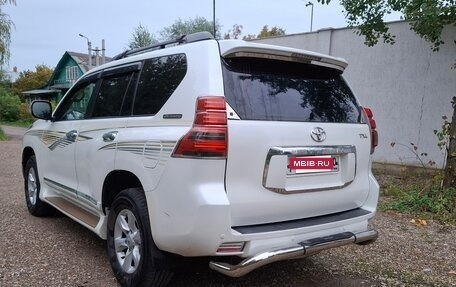 Toyota Land Cruiser Prado 150 рестайлинг 2, 2010 год, 3 500 000 рублей, 6 фотография