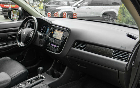 Mitsubishi Outlander III рестайлинг 3, 2016 год, 2 248 000 рублей, 7 фотография