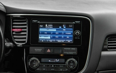 Mitsubishi Outlander III рестайлинг 3, 2016 год, 2 248 000 рублей, 12 фотография