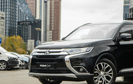 Mitsubishi Outlander III рестайлинг 3, 2016 год, 2 248 000 рублей, 15 фотография