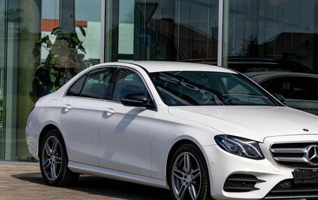 Mercedes-Benz E-Класс, 2019 год, 2 925 000 рублей, 7 фотография