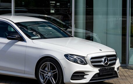 Mercedes-Benz E-Класс, 2019 год, 2 925 000 рублей, 8 фотография