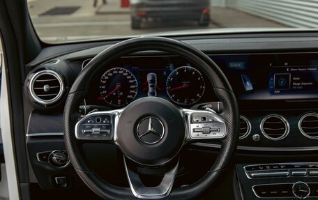Mercedes-Benz E-Класс, 2019 год, 2 925 000 рублей, 15 фотография