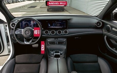Mercedes-Benz E-Класс, 2019 год, 2 925 000 рублей, 20 фотография