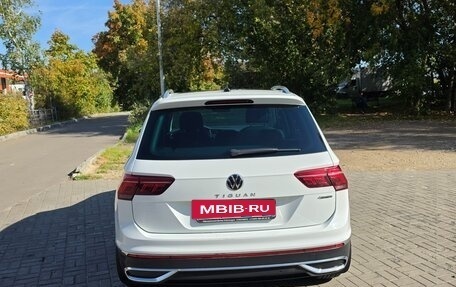 Volkswagen Tiguan II, 2021 год, 3 700 000 рублей, 3 фотография