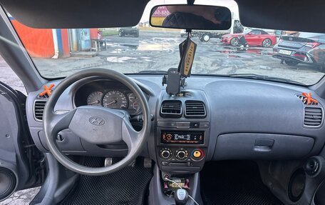 Hyundai Accent II, 2004 год, 320 000 рублей, 2 фотография