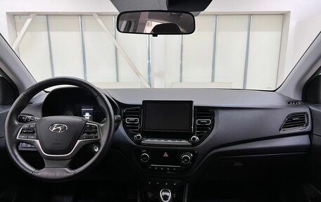 Hyundai Solaris II рестайлинг, 2021 год, 1 750 000 рублей, 13 фотография