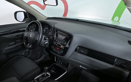 Mitsubishi Outlander III рестайлинг 3, 2019 год, 1 890 000 рублей, 12 фотография