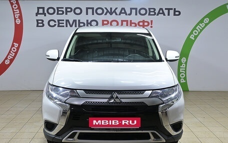 Mitsubishi Outlander III рестайлинг 3, 2019 год, 1 890 000 рублей, 18 фотография