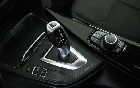 BMW 3 серия, 2017 год, 2 177 000 рублей, 15 фотография