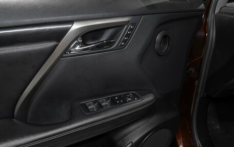 Lexus RX IV рестайлинг, 2018 год, 3 800 000 рублей, 23 фотография