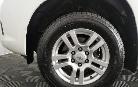 Toyota Land Cruiser Prado 150 рестайлинг 2, 2012 год, 2 895 000 рублей, 9 фотография