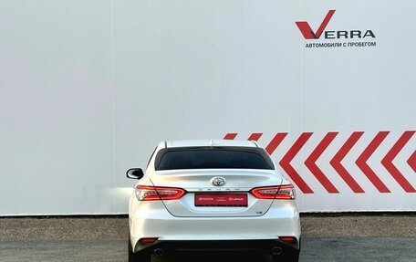 Toyota Camry, 2021 год, 3 100 000 рублей, 4 фотография