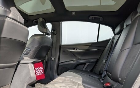 Toyota Camry, 2024 год, 3 900 000 рублей, 5 фотография