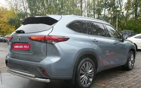 Toyota Highlander, 2021 год, 4 890 000 рублей, 2 фотография