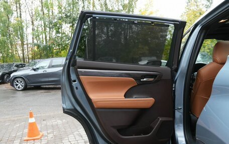 Toyota Highlander, 2021 год, 4 890 000 рублей, 13 фотография