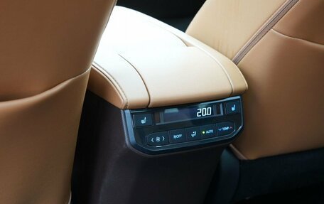 Toyota Highlander, 2021 год, 4 890 000 рублей, 28 фотография